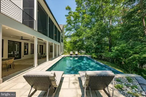Exterior - 1701 Briar Ridge Rd, Mclean, VA 22101 photo 36 of 38