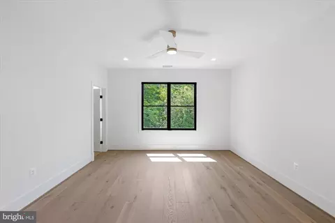 Bedroom - 1701 Briar Ridge Rd, Mclean, VA 22101 photo 11 of 11