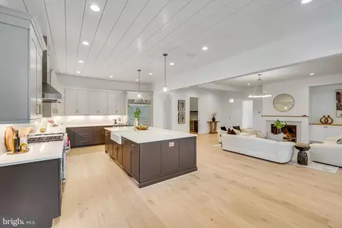 Kitchen - 1701 Briar Ridge Rd, Mclean, VA 22101 photo 2 of 2