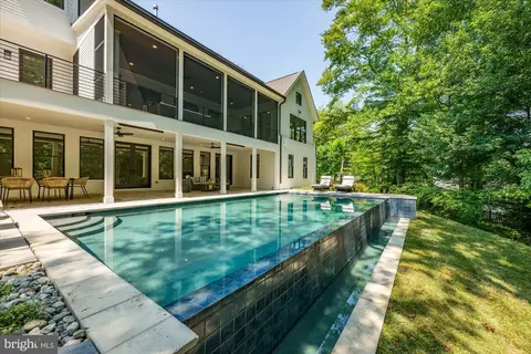 Exterior - 1701 Briar Ridge Rd, Mclean, VA 22101 photo 26 of 38
