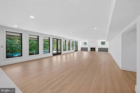Living - 1701 Briar Ridge Rd, Mclean, VA 22101 photo 8 of 9