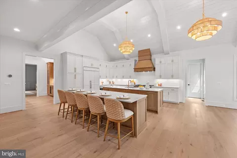 Kitchen - 1701 Briar Ridge Rd, Mclean, VA 22101 photo 4 of 9