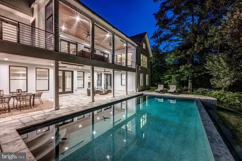 Exterior - 1701 Briar Ridge Rd, Mclean, VA 22101 photo 37 of 38