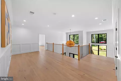 Entry Way - 1701 Briar Ridge Rd, Mclean, VA 22101 photo 15 of 22