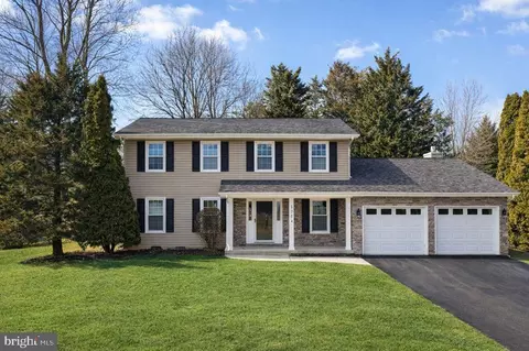 1354 Shallow Ford Rd, Herndon, VA 20170