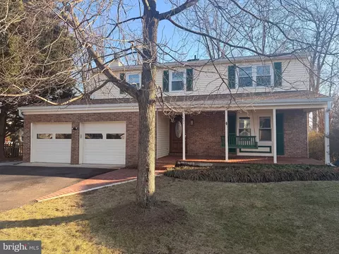 1731 Whitewood Ln, Herndon, VA 20170