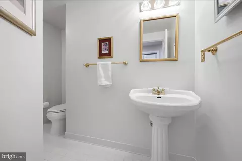 Bath - 7001 Ebbtide Ln, Burke, VA 22015 photo 6 of 6