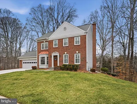 Exterior - 7001 Ebbtide Ln, Burke, VA 22015 photo 8 of 8