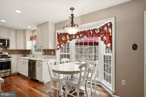 Kitchen - 7001 Ebbtide Ln, Burke, VA 22015 photo 3 of 3