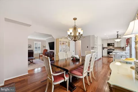 Dining - 7001 Ebbtide Ln, Burke, VA 22015 photo 2 of 2