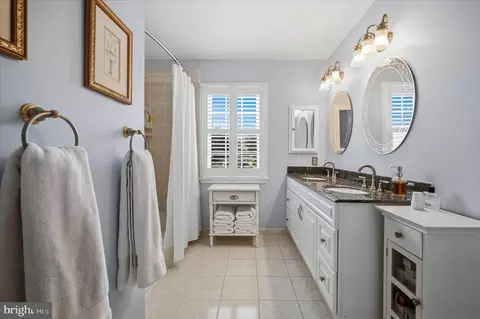 Bath - 7001 Ebbtide Ln, Burke, VA 22015 photo 2 of 6