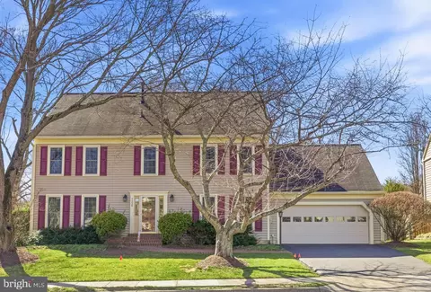 7239 Devereux Ct, Alexandria, VA 22315