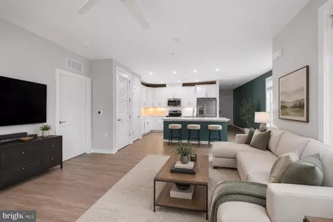 1669 Bandit Loop #301A, Reston, VA 20190