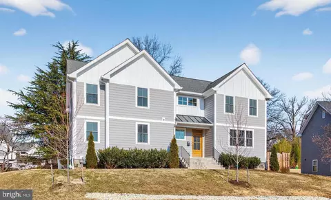 7405 Storm Ct, Falls Church, VA 22043