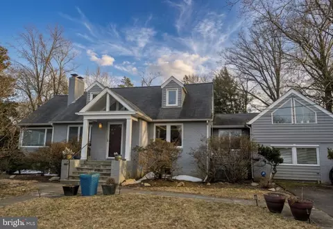 6429 Divine St, Mclean, VA 22101