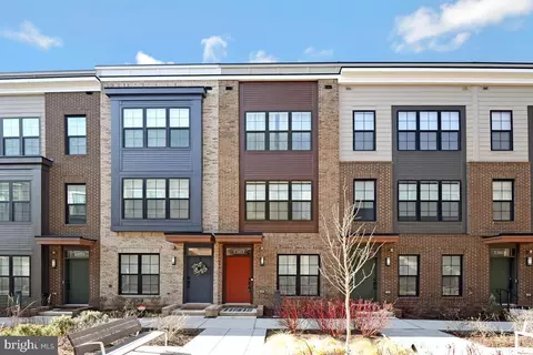 7367 Blade Dr, Falls Church, VA 22042