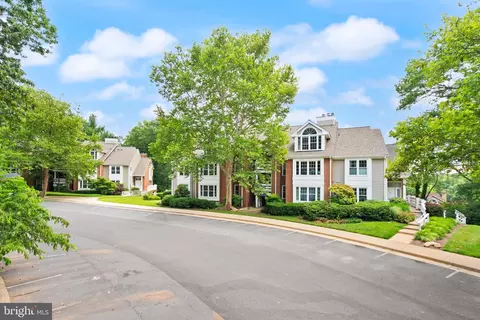 11168 Beaver Trail Ct, Reston, VA 20191