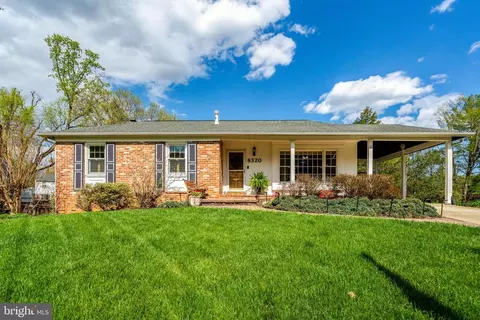 8320 Briar Creek Dr, Annandale, VA 22003