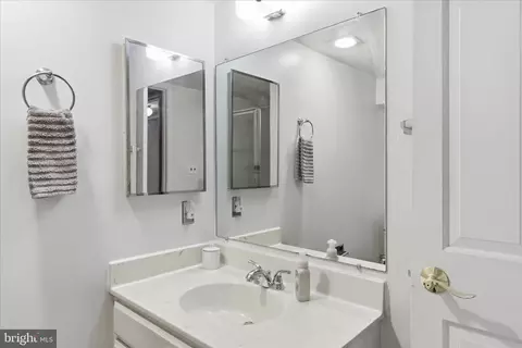 Bath - 7600 Tremayne Pl #301, Mclean, VA 22102 photo 3 of 3