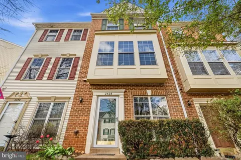 2428 Corn Crib Ct, Herndon, VA 20171
