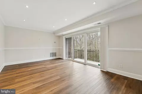 Living - 11611 Vantage Hill Rd #11B, Reston, VA 20190 photo 1 of 2