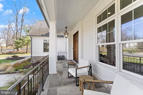 Exterior - 8621 Mchenry St, Vienna, VA 22180 photo 5 of 17