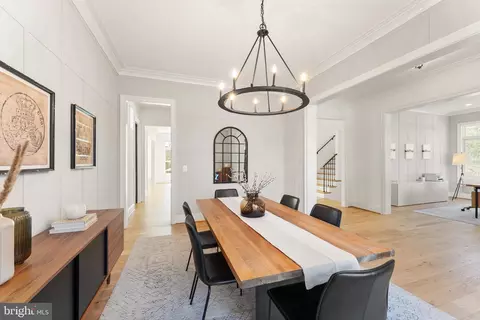 Dining - 8621 Mchenry St, Vienna, VA 22180 photo 3 of 5