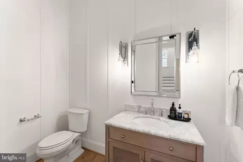 Entry Way - 8621 Mchenry St, Vienna, VA 22180 photo 5 of 10