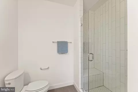 Bath - 8621 Mchenry St, Vienna, VA 22180 photo 6 of 9