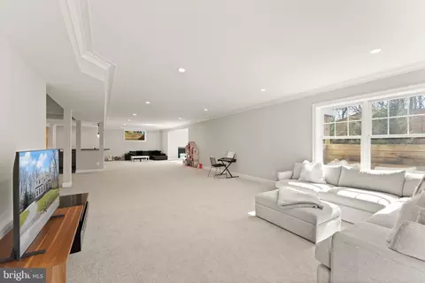 Living - 8621 Mchenry St, Vienna, VA 22180 photo 6 of 6