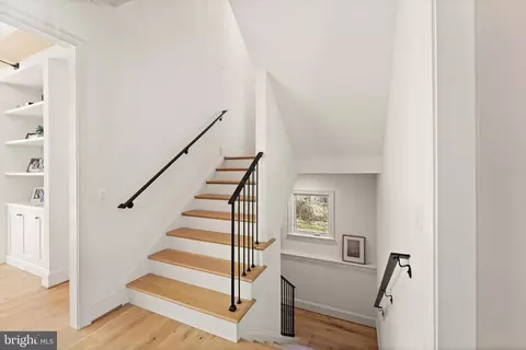 Entry Way - 8621 Mchenry St, Vienna, VA 22180 photo 6 of 10