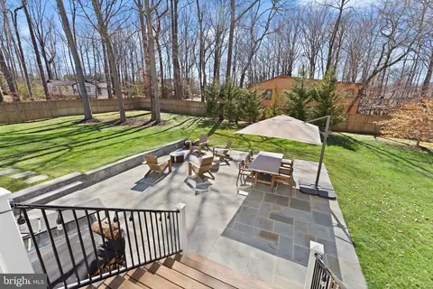Exterior - 8621 Mchenry St, Vienna, VA 22180 photo 8 of 17