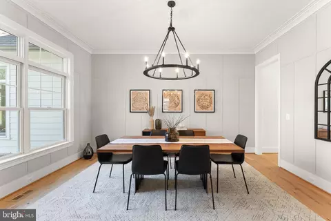 Dining - 8621 Mchenry St, Vienna, VA 22180 photo 1 of 5