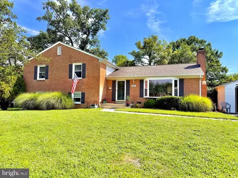 5004 Larno Dr, Alexandria, VA 22310