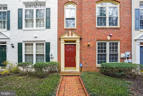 8856 Mansion View Ct, Vienna, VA 22182