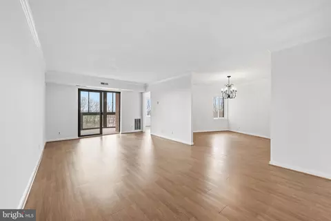 8370 Greensboro Dr #614, Mclean, VA 22102