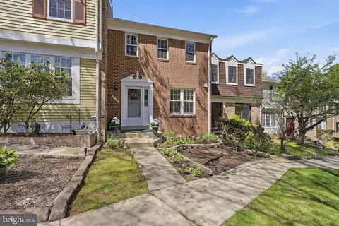 5705 Lawsons Hill Ct, Alexandria, VA 22310