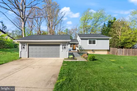 5348 Black Oak Dr, Fairfax, VA 22032