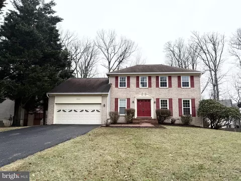 8007 Sandburg Ct, Dunn Loring, VA 22027