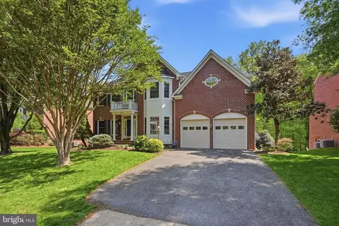 6075 Deer Ridge Trl, Springfield, VA 22150