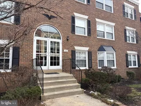 100 Church St NW #A-203, Vienna, VA 22180