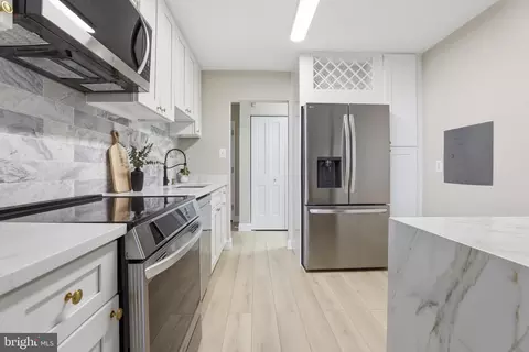 2311 Pimmit Dr #603, Falls Church, VA 22043