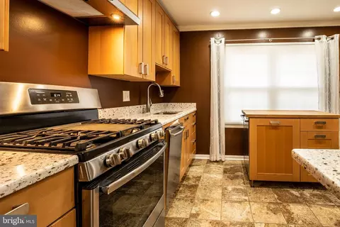Kitchen - 8318 Uxbridge Ct, Springfield, VA 22151 photo 2 of 3