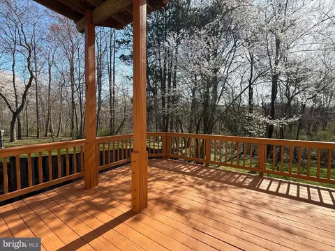 Exterior - 8318 Uxbridge Ct, Springfield, VA 22151 photo 3 of 9