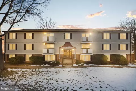 8385 M Brockham Dr #29/85M, Alexandria, VA 22309