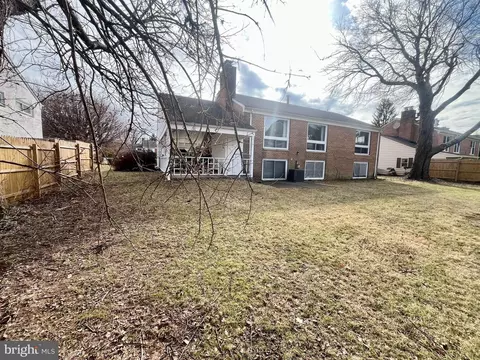 6930 Southridge Dr, Mclean, VA 22101 photo 6