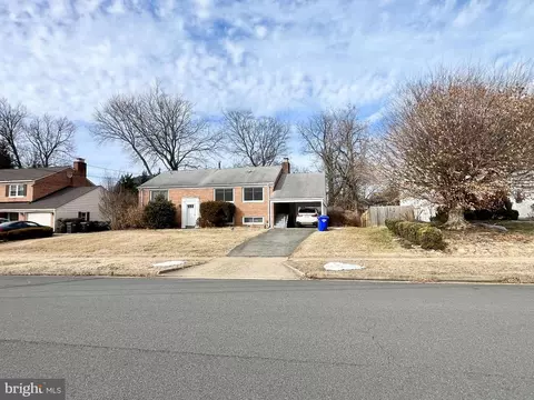 6930 Southridge Dr, Mclean, VA 22101 photo 2