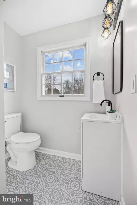 12701 Roark Ct, Reston, VA 20191 photo 18