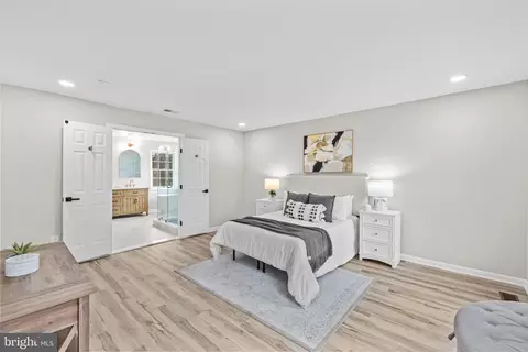 12701 Roark Ct, Reston, VA 20191 photo 21