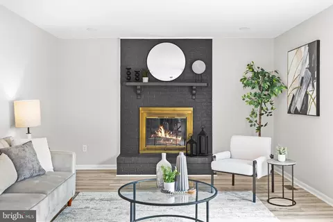 12701 Roark Ct, Reston, VA 20191 photo 9
